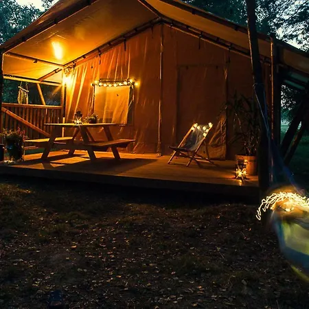 Campo de lujo Baza Baranowka Czosnów